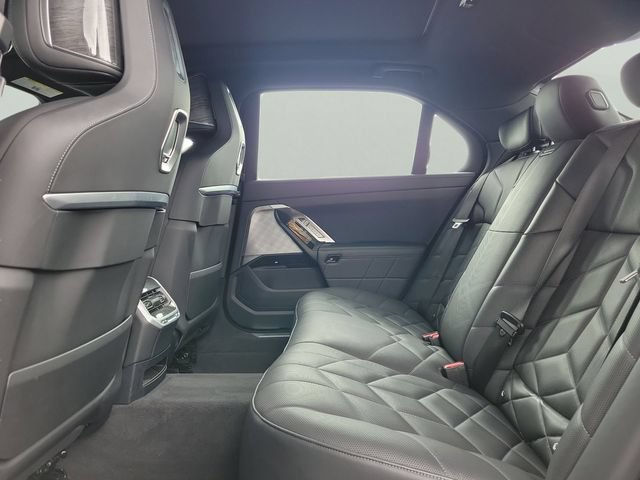 Used 2025 BMW 740i RWD image 14