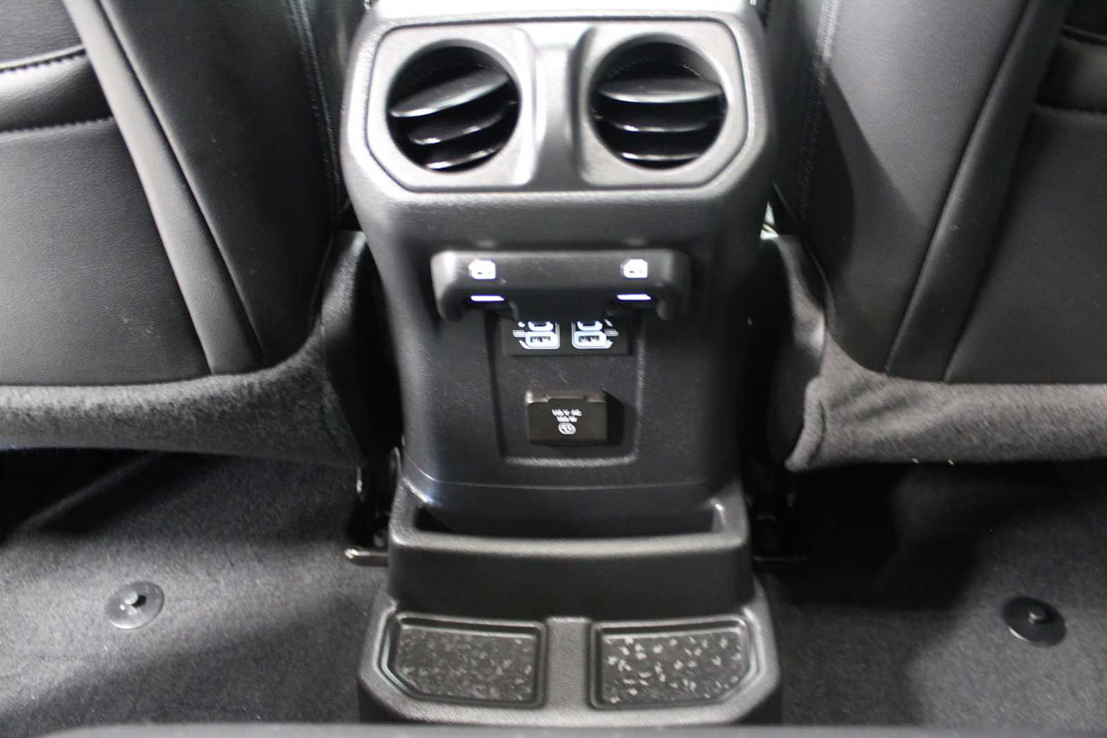 Used 2023 Jeep Wrangler Unlimited Sahara w/ Cold Weather Group AWD/4WD image 37
