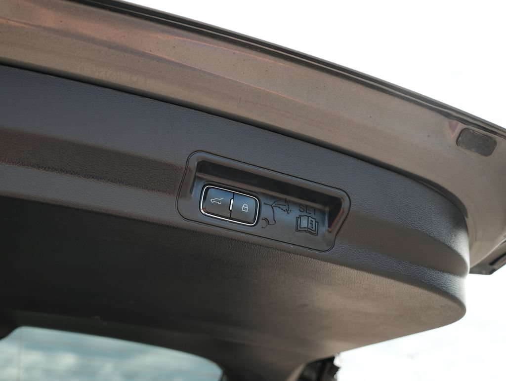 Used 2025 Ford Explorer ST-Line RWD image 29