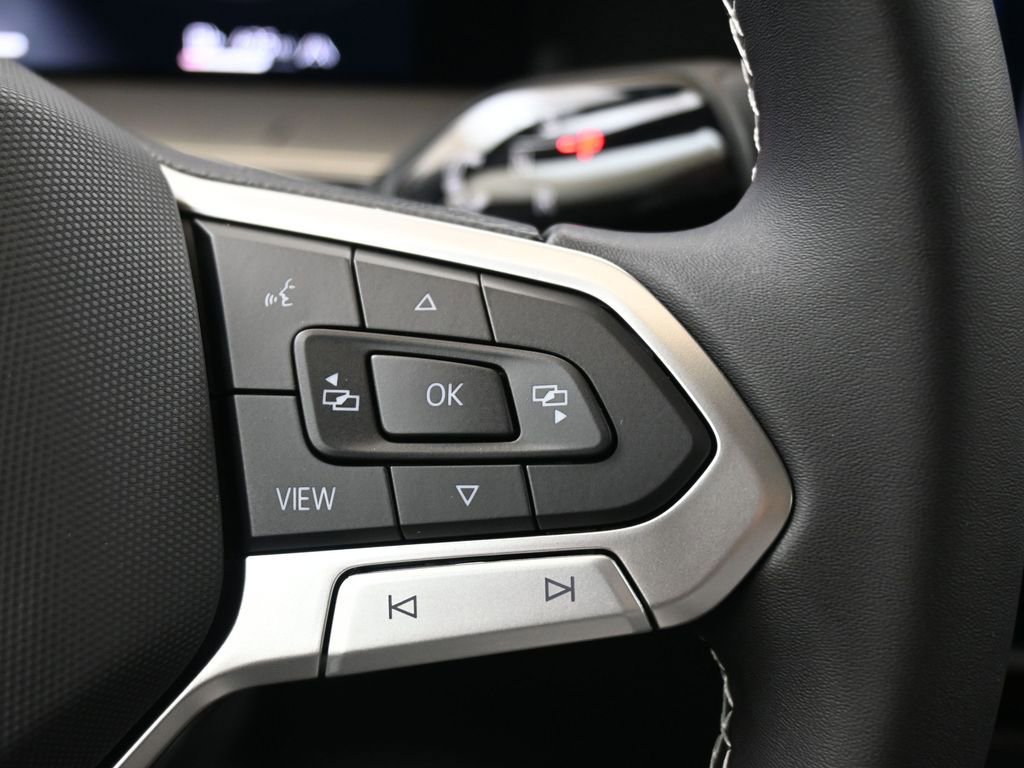 New 2026 Volkswagen Tiguan SE image 27