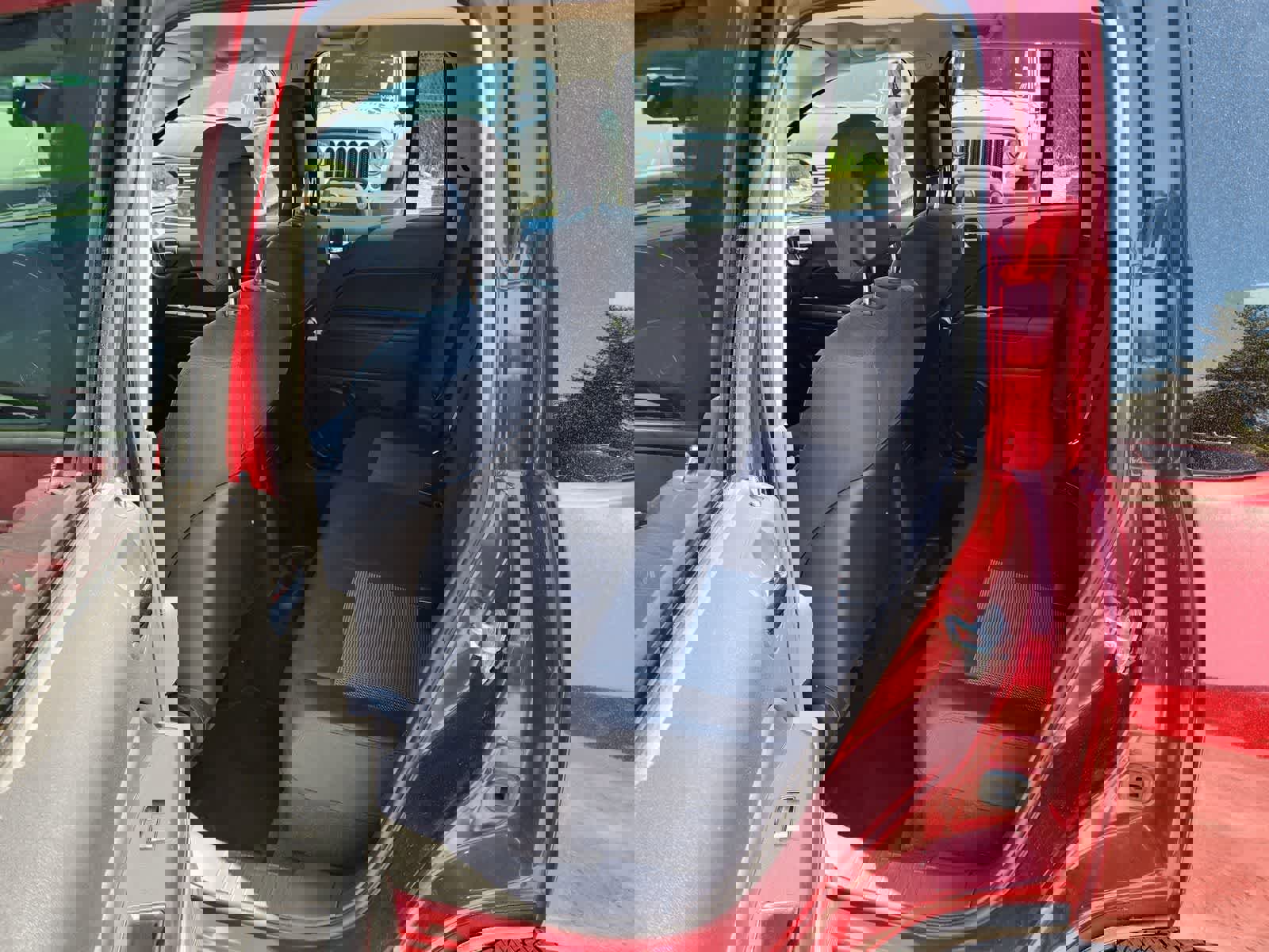 Used 2013 Jeep Compass Latitude AWD/4WD image 26