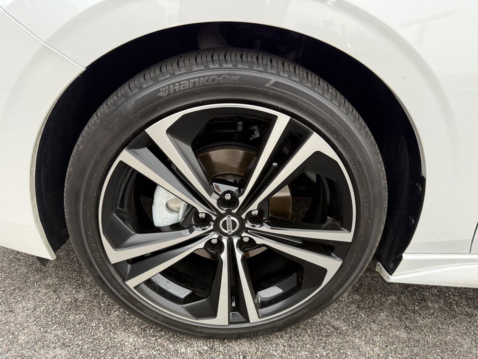 Used 2023 Nissan Sentra SR w/ SR Premium Package image 15