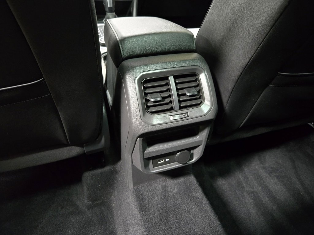 Used 2020 Volkswagen Tiguan SE w/ Panoramic Sunroof Package image 35