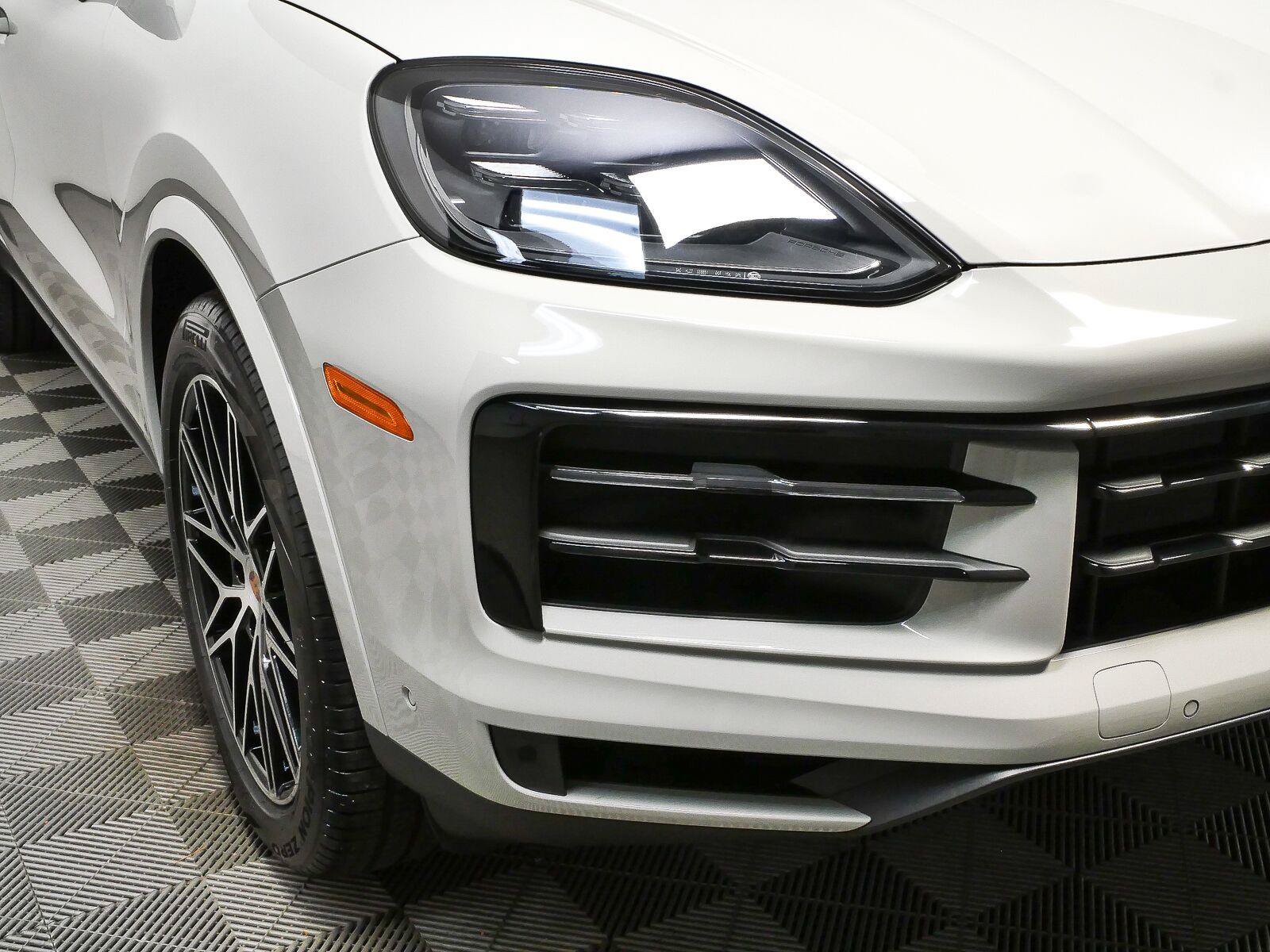 New 2026 Porsche Cayenne AWD/4WD image 38