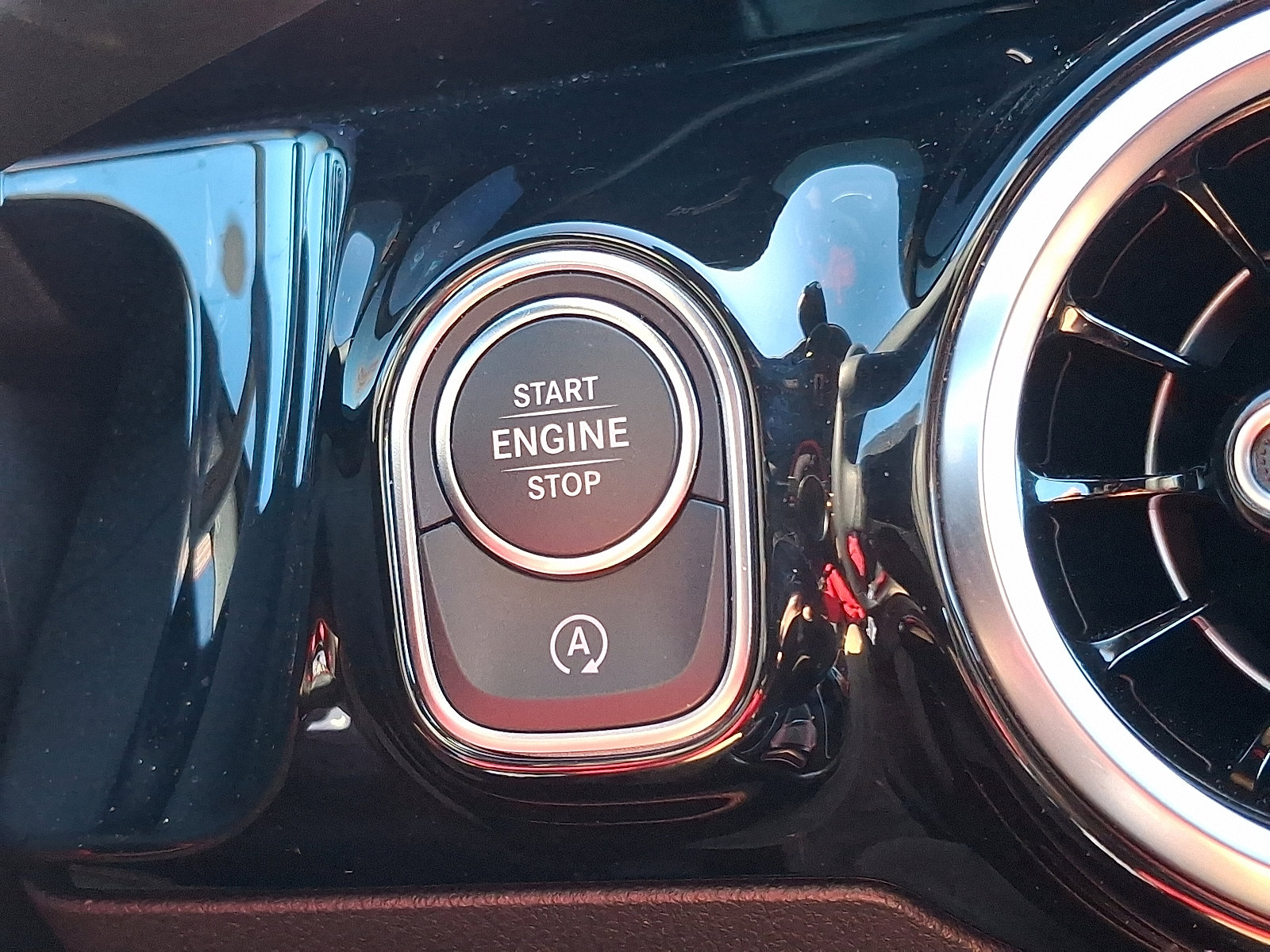 Certified 2026 Mercedes-Benz GLA 250 4MATIC image 24