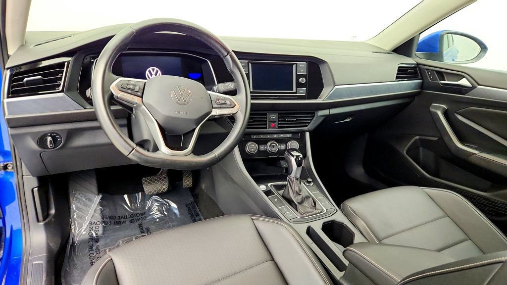 Used 2024 Volkswagen Jetta SE FWD image 11