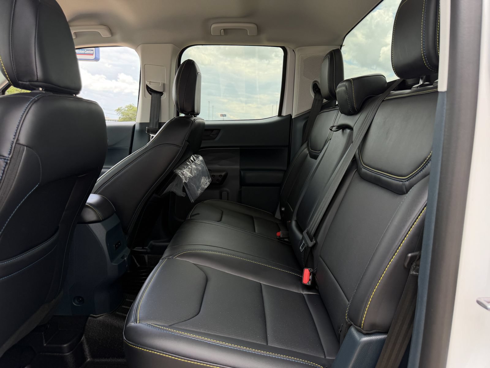 Used 2025 Ford Maverick Lobo AWD/4WD image 27
