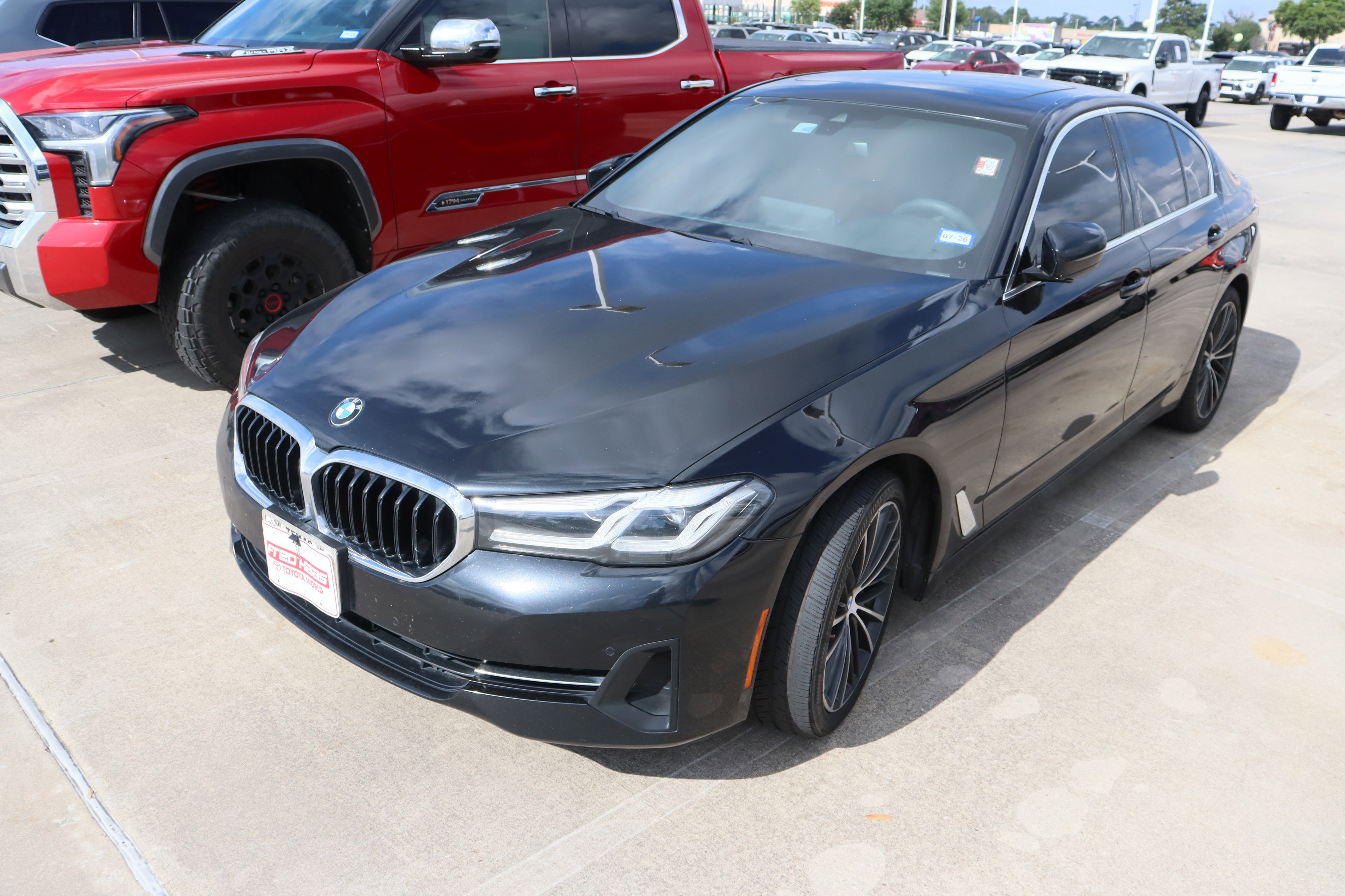 Used 2022 BMW 530i w/ Convenience Package RWD image 5