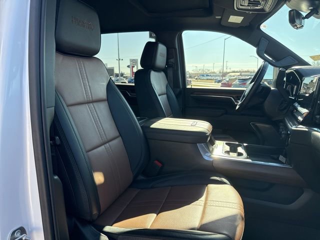 Used 2024 Chevrolet Silverado 2500 High Country w/ High Country Premium Package image 16