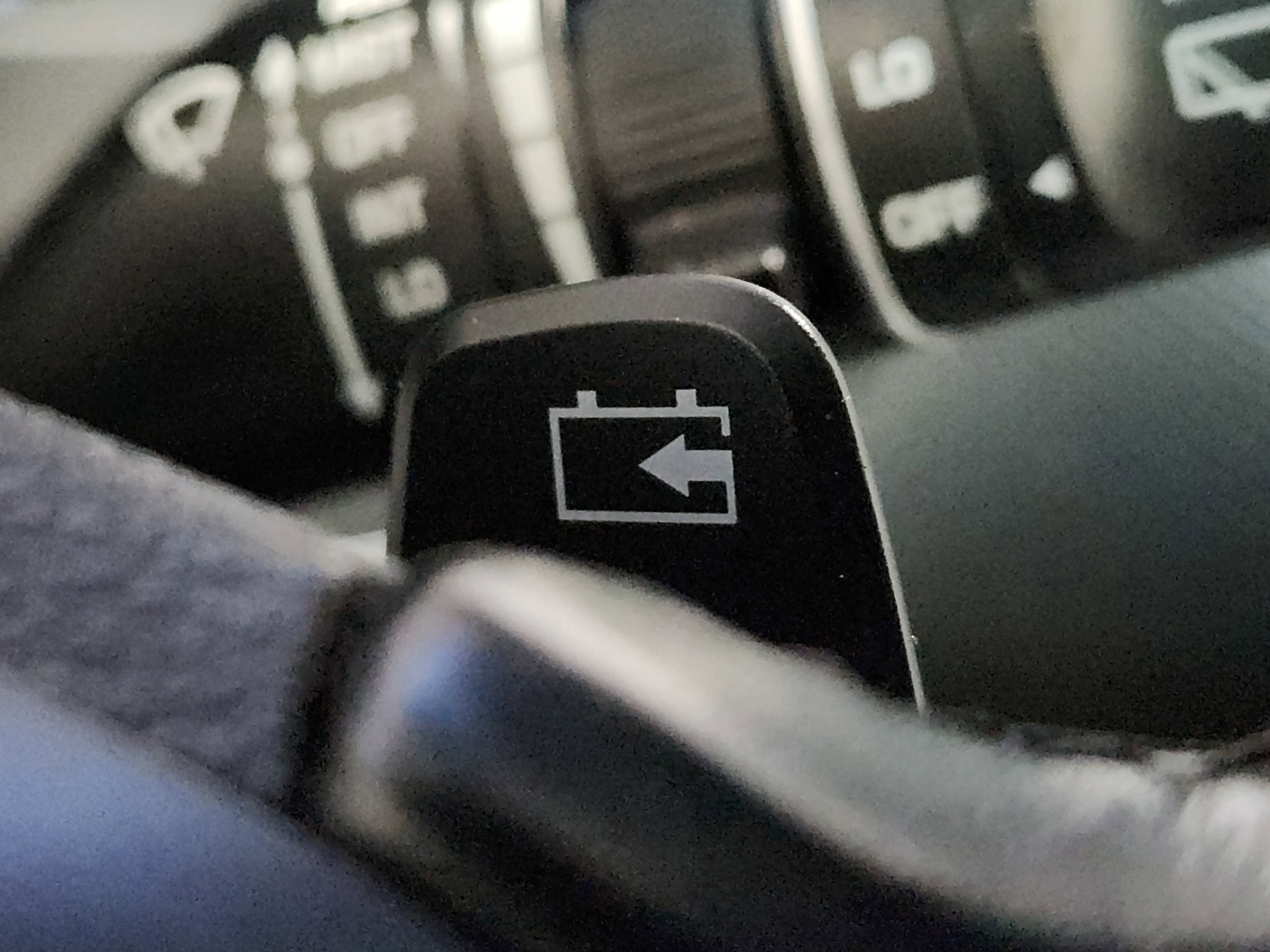 Used 2021 Hyundai Kona Limited FWD image 20