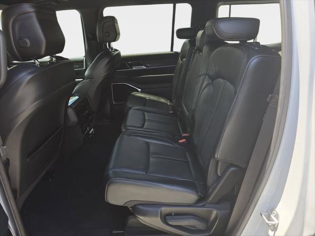 Used 2022 Jeep Wagoneer Series III w/ Premium Group I RWD image 27