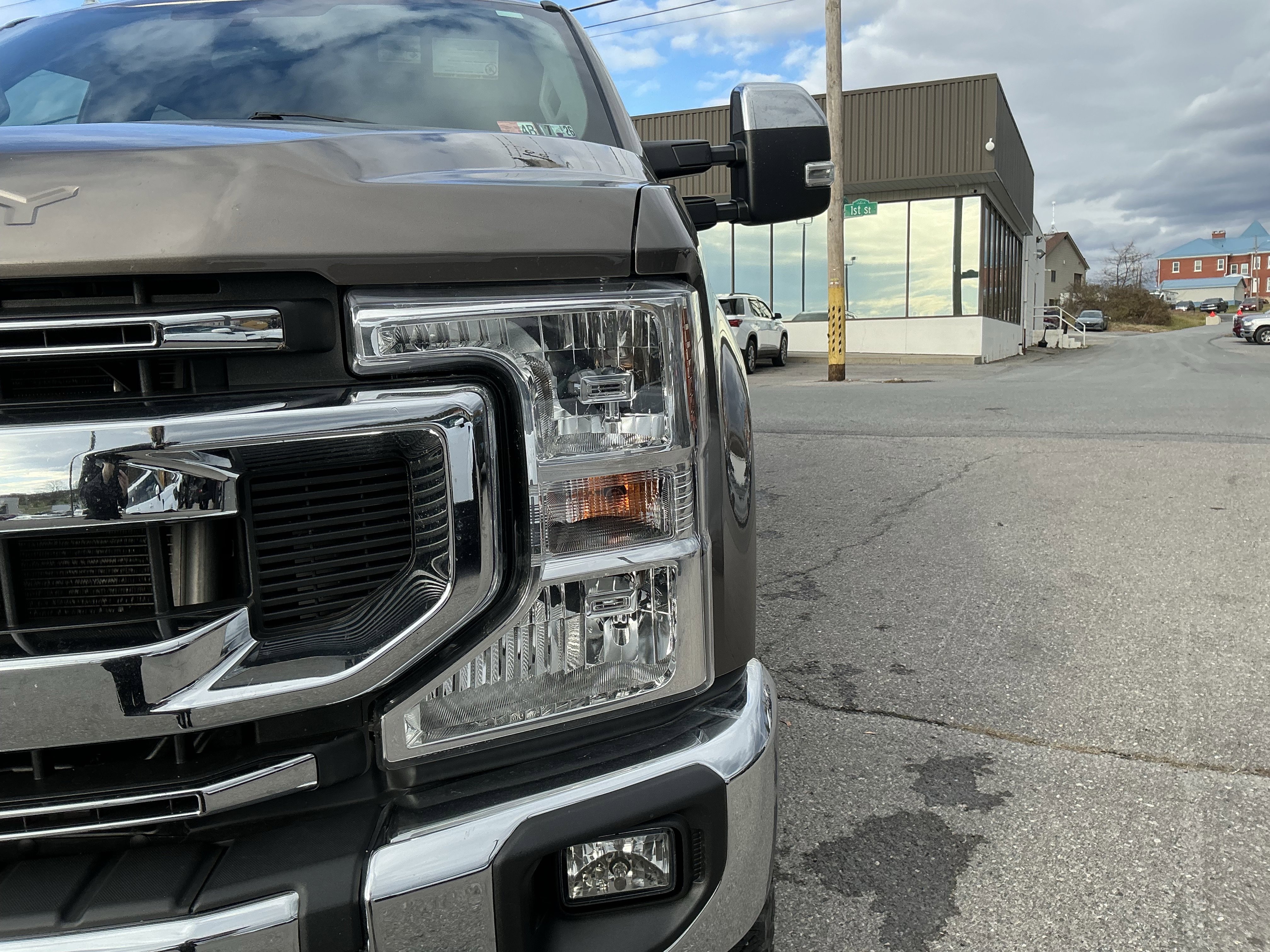 Used 2021 Ford F350 XLT w/ XLT Premium Package image 16