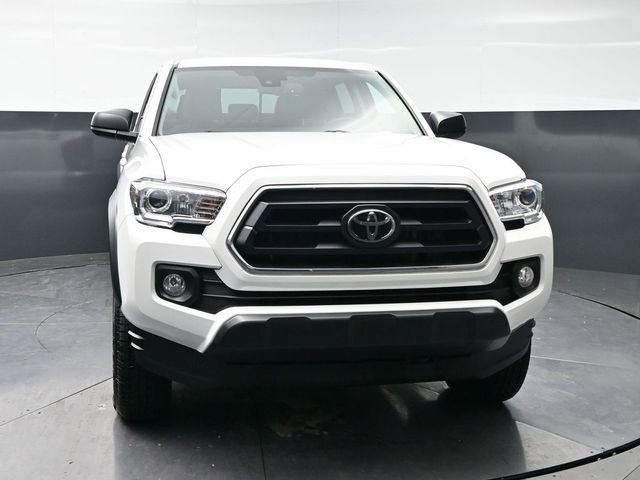 Used 2023 Toyota Tacoma SR5 AWD/4WD image 2