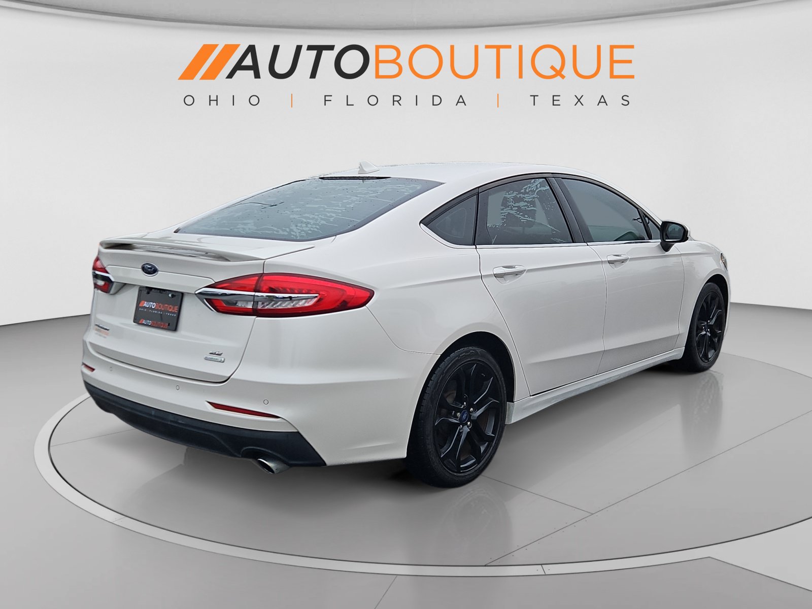 Used 2020 Ford Fusion SE w/ Equipment Group 151A FWD image 5