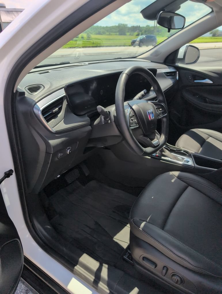 Used 2024 Buick Encore GX Sport Touring w/ Comfort Package AWD/4WD image 6