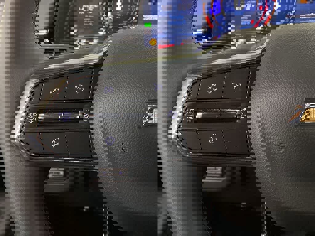 Used 2025 Chevrolet Tahoe High Country image 21