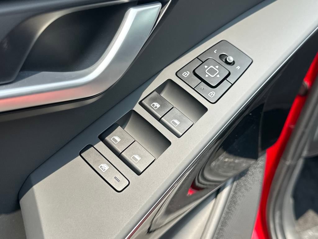 New 2025 Kia Niro EX image 11
