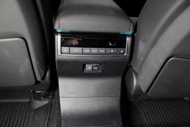 Used 2024 Lexus GX 550 image 37