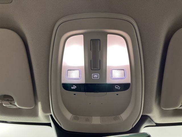 Used 2025 Volvo XC60 B5 Plus image 34