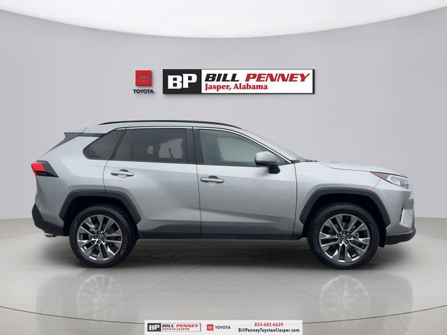 Used 2020 Toyota RAV4 XLE Premium image 6