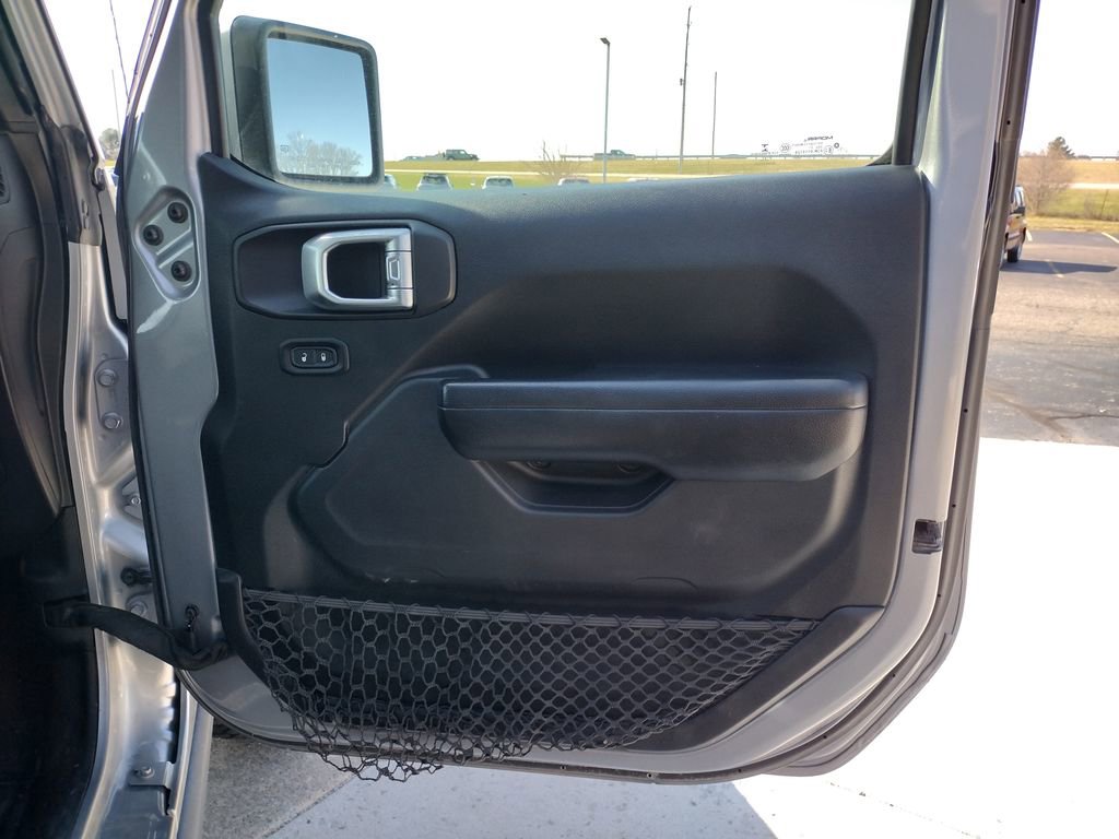 Used 2021 Jeep Gladiator Willys image 31