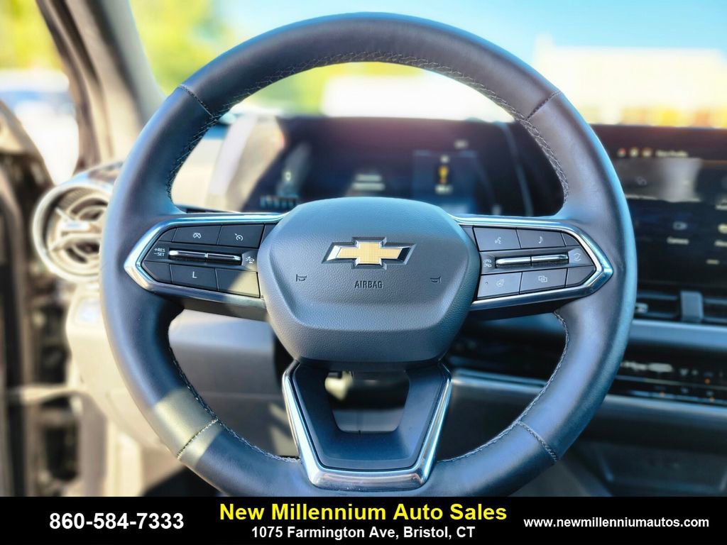 Used 2025 Chevrolet Equinox LT image 26