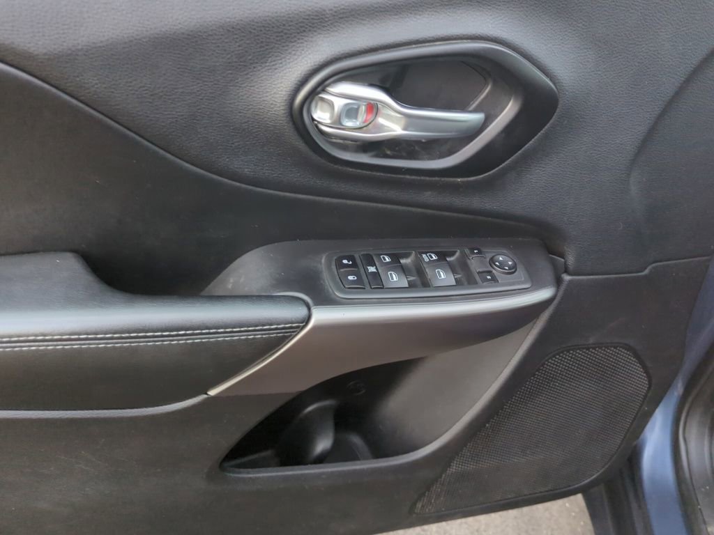 Used 2020 Jeep Cherokee Latitude image 8