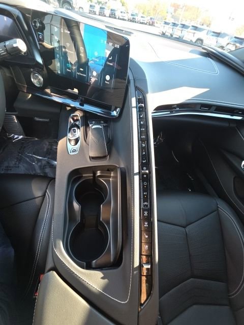 Used 2025 Chevrolet Corvette Stingray Preferred Cpe w/ Z51 Performance Package image 21