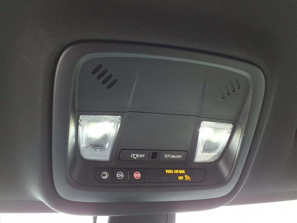 Used 2023 Chevrolet Traverse LS image 29