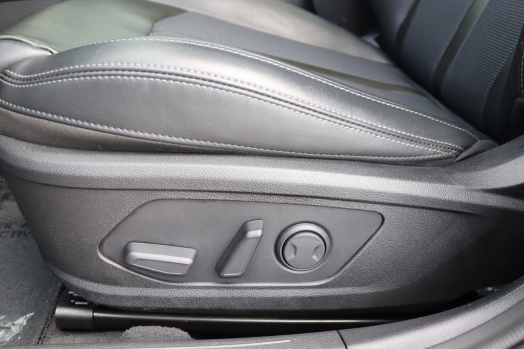 Used 2022 Kia K5 GT-Line w/ GT-Line Awd Premium Package image 12