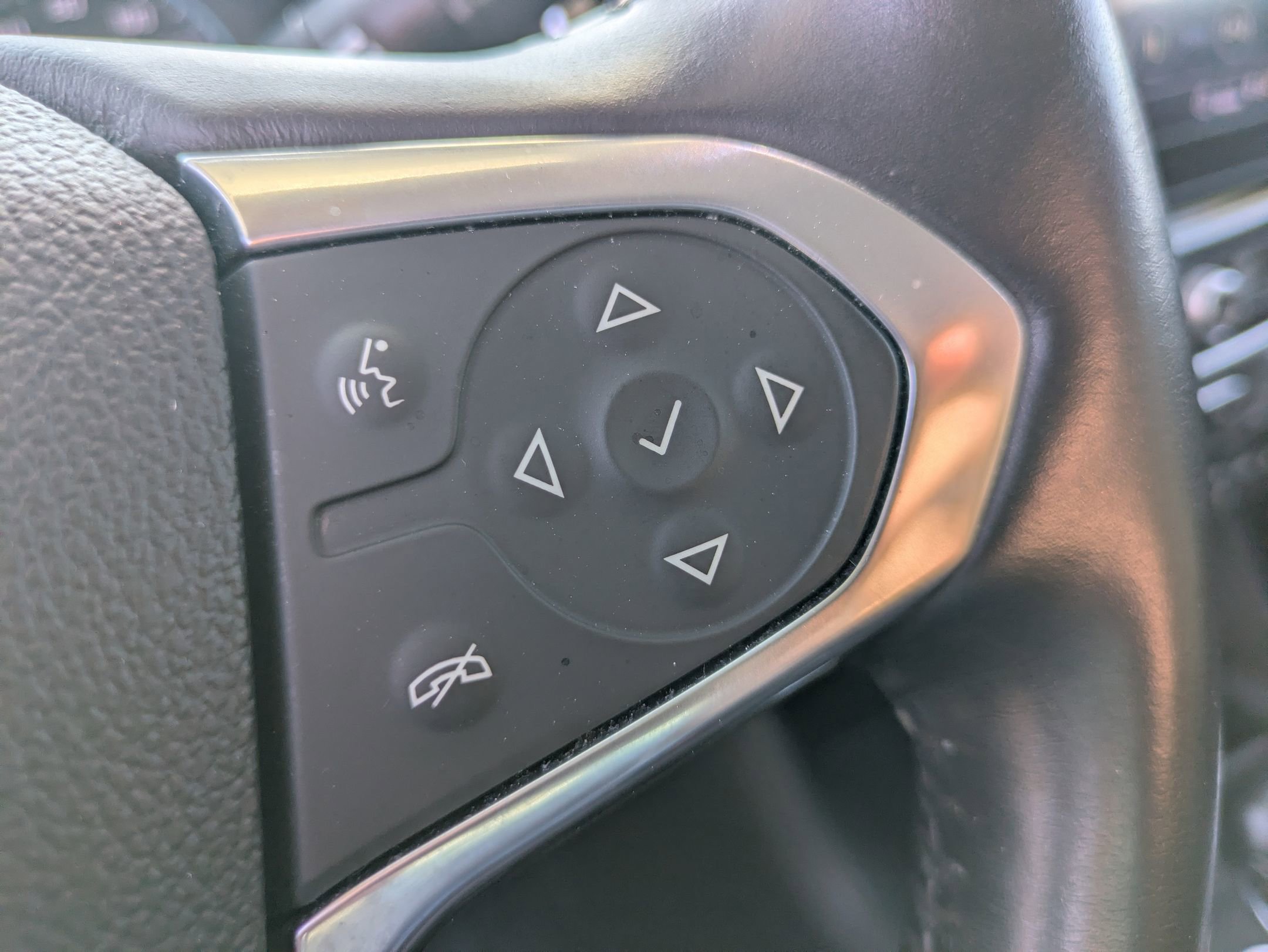 Used 2021 Chevrolet Traverse RS image 20