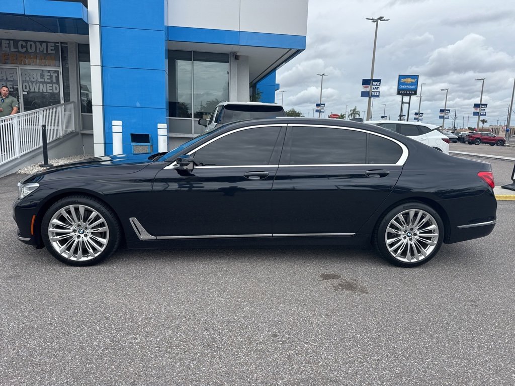 Used 2018 BMW 750i image 4