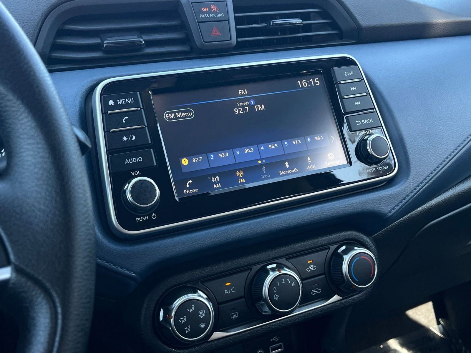 Used 2025 Nissan Versa SV FWD image 20