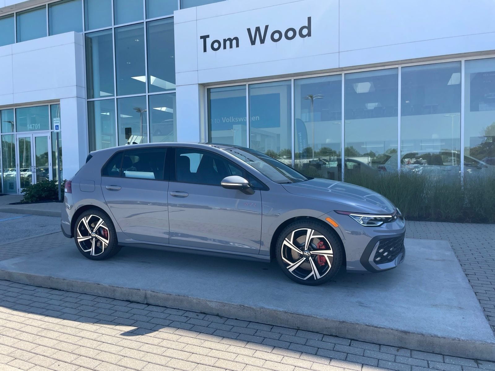 New 2026 Volkswagen GTI SE FWD image 1