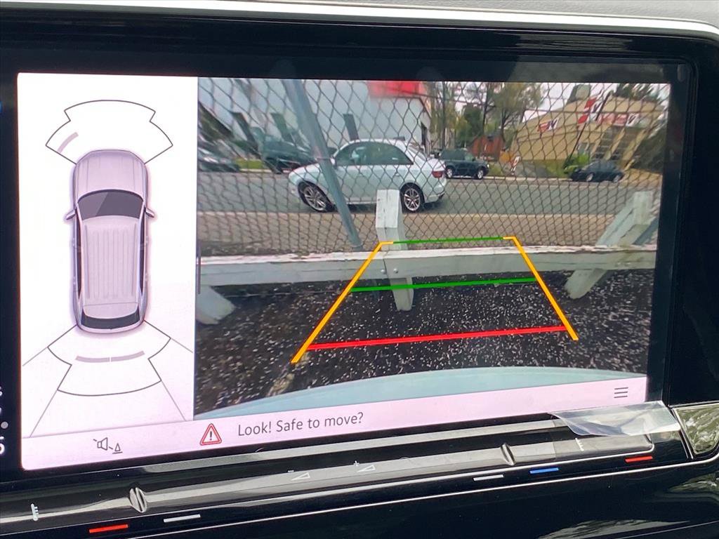 Certified 2024 Volkswagen Atlas Cross Sport SE w/ Panoramic Sunroof Package FWD image 16