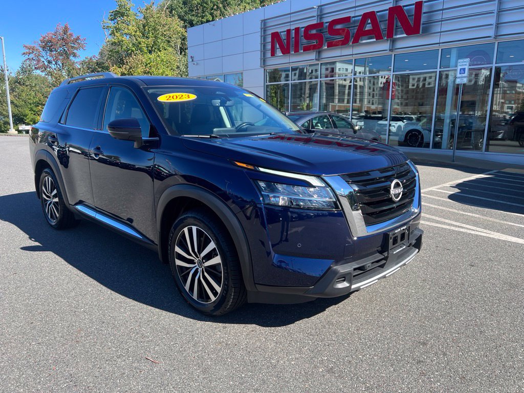 Used 2024 Nissan Pathfinder Platinum