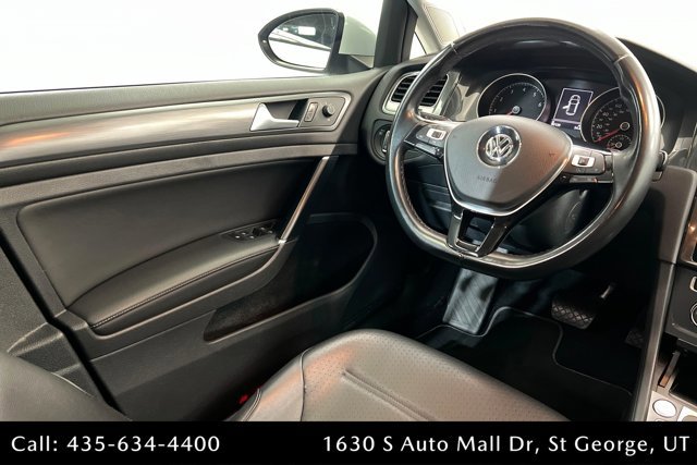 Used 2018 Volkswagen Golf SE image 11