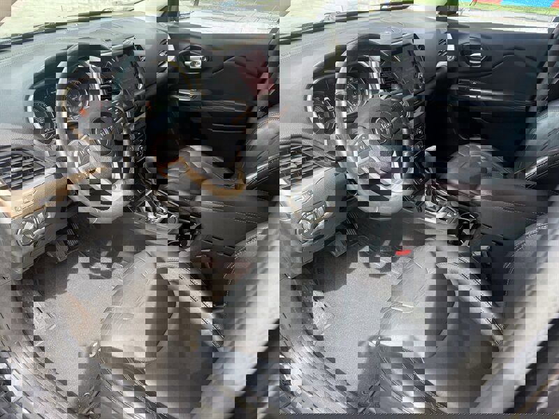 Used 2016 Jeep Cherokee Limited image 50