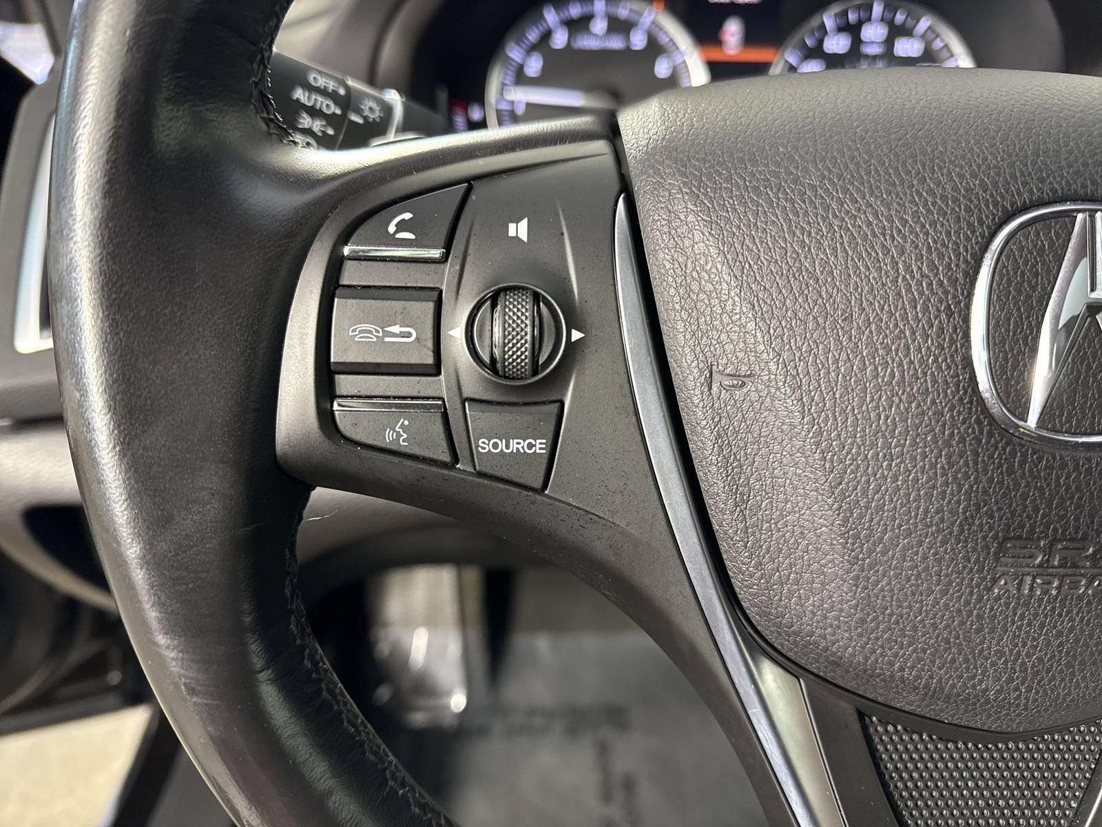 Used 2016 Acura TLX w/ Technology Package FWD image 11