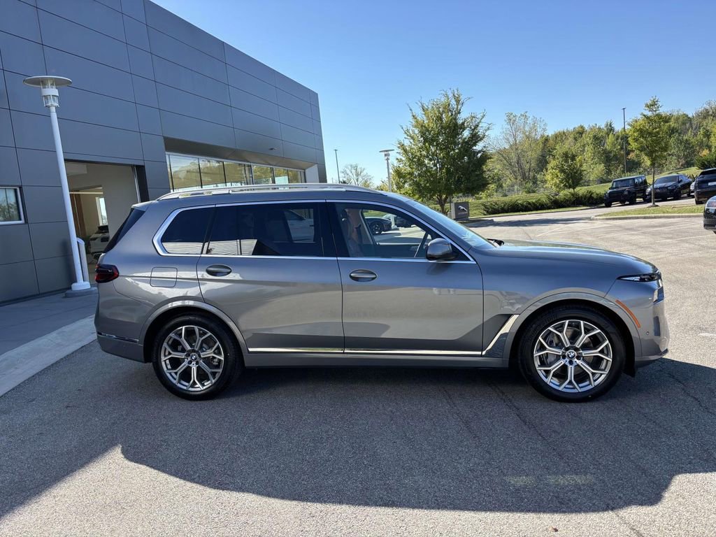 New 2026 BMW X7 xDrive40i image 8