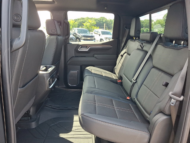 Used 2025 Chevrolet Silverado 1500 High Country w/ Technology Package AWD/4WD image 21