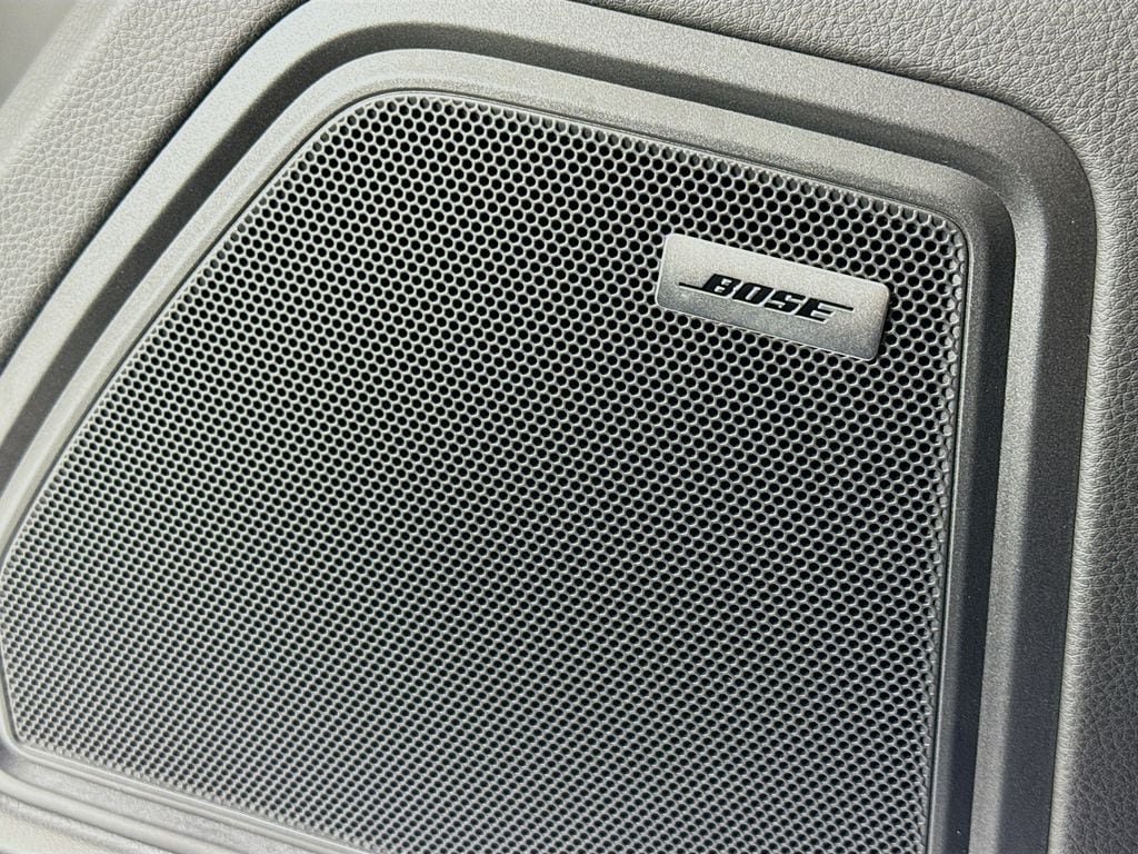 New 2026 Porsche Macan AWD/4WD image 12