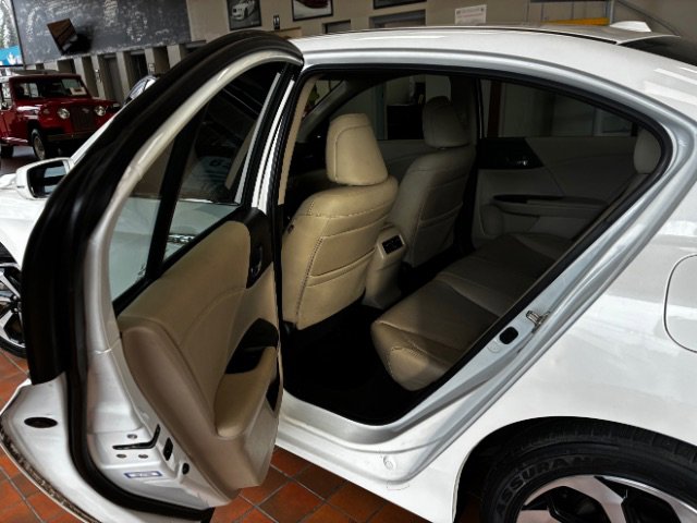 Used 2016 Honda Accord EX-L image 28