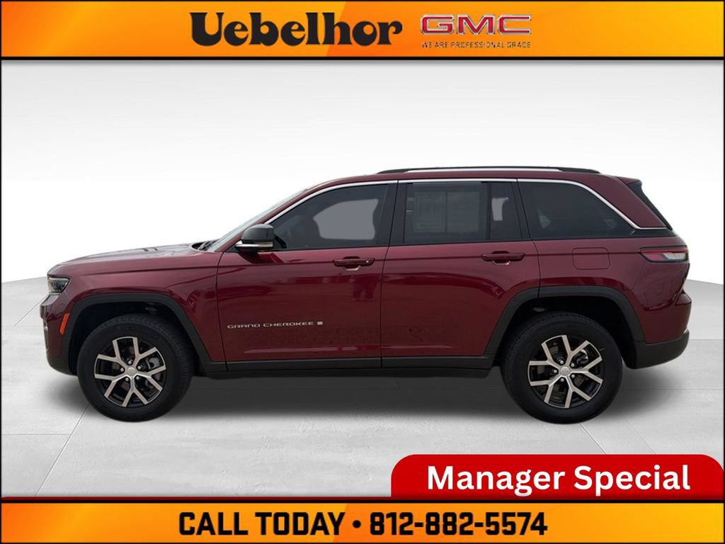 Used 2023 Jeep Grand Cherokee Limited w/ Trailer Tow Prep Group (B) AWD/4WD image 17