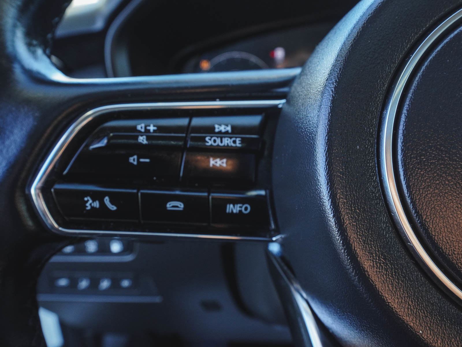 Used 2024 MAZDA CX-90 Plug-In Hybrid w/ Premium Pkg image 23