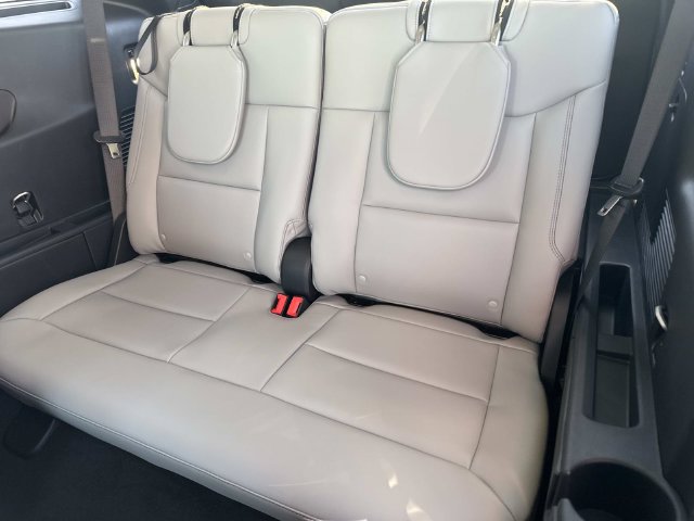 New 2026 Ford Explorer Active w/ Active Comfort Package RWD image 15