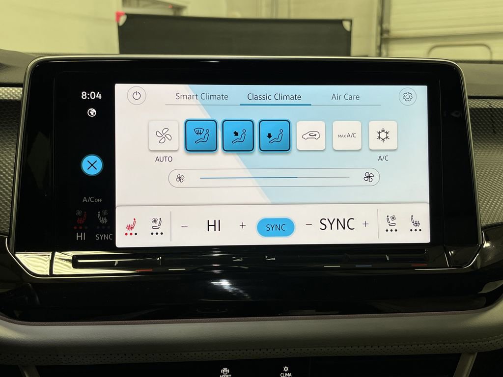 Used 2025 Volkswagen Atlas Cross Sport SEL Premium R-Line image 21