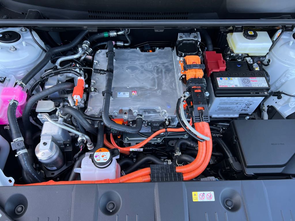 New 2026 Toyota C-HR AWD/4WD image 9