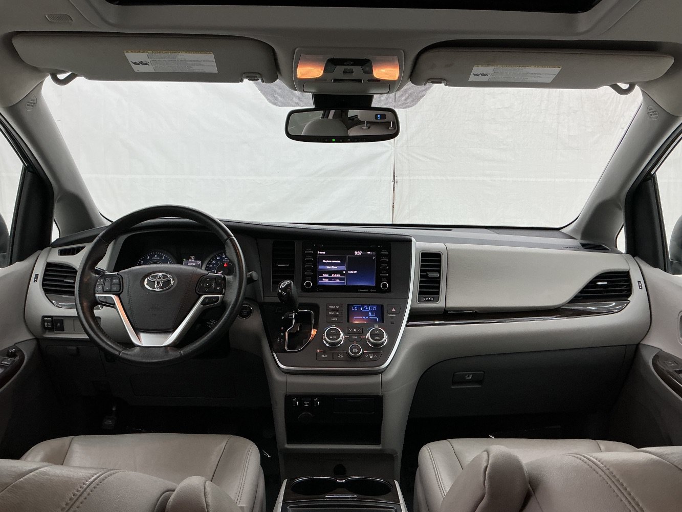 Used 2020 Toyota Sienna XLE AWD/4WD image 27