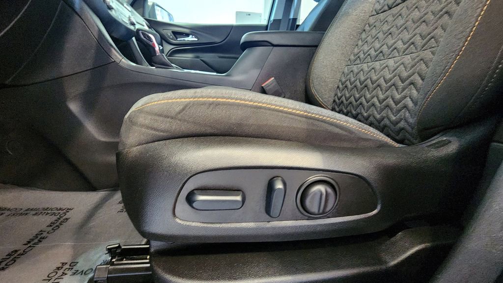 Used 2024 Chevrolet Equinox LT FWD image 22